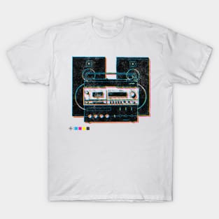 Vintage Record Player & Speakers / Turntable Cassette Player T-Shirt